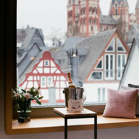 Dom Limburg ホテル