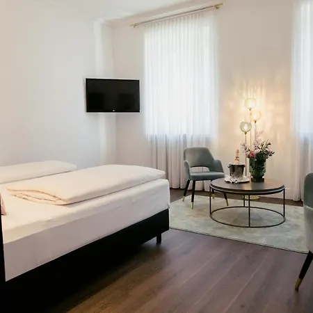ホテル Dom Limburg 4*